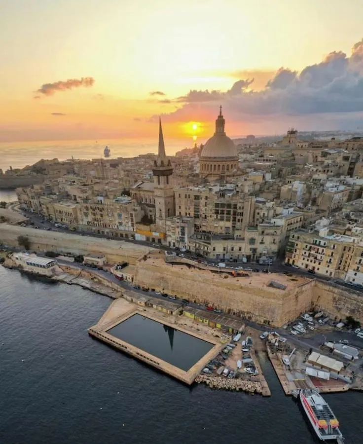Apartmán Ewa Apt - 3-Bedrooms Apt Near Sliema - St Julians Seafront Gzira